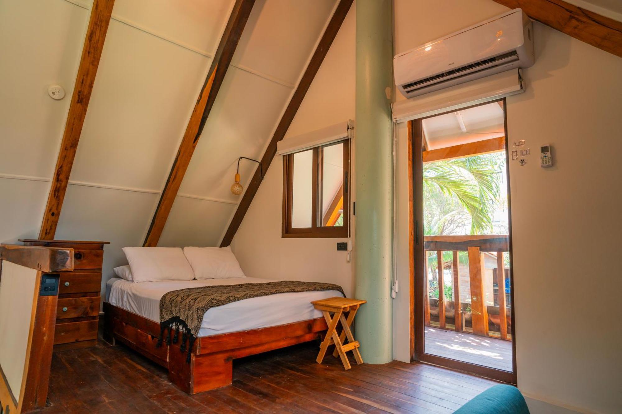 Cabana Chechen, Wooden Chalet In Tropical Garden Isla Mujeres Bagian luar foto