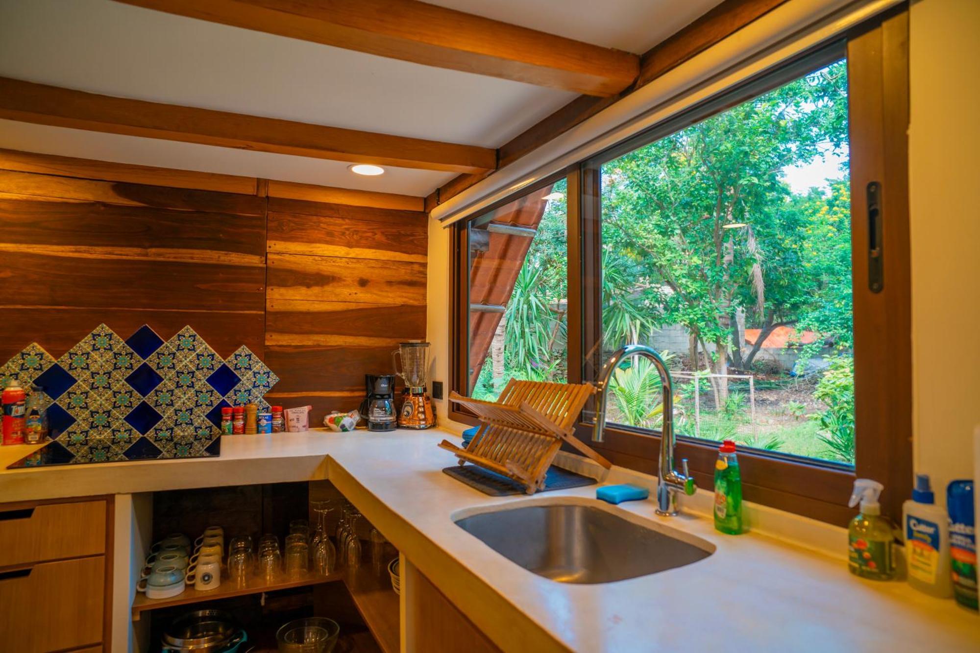 Cabana Chechen, Wooden Chalet In Tropical Garden Isla Mujeres Bagian luar foto