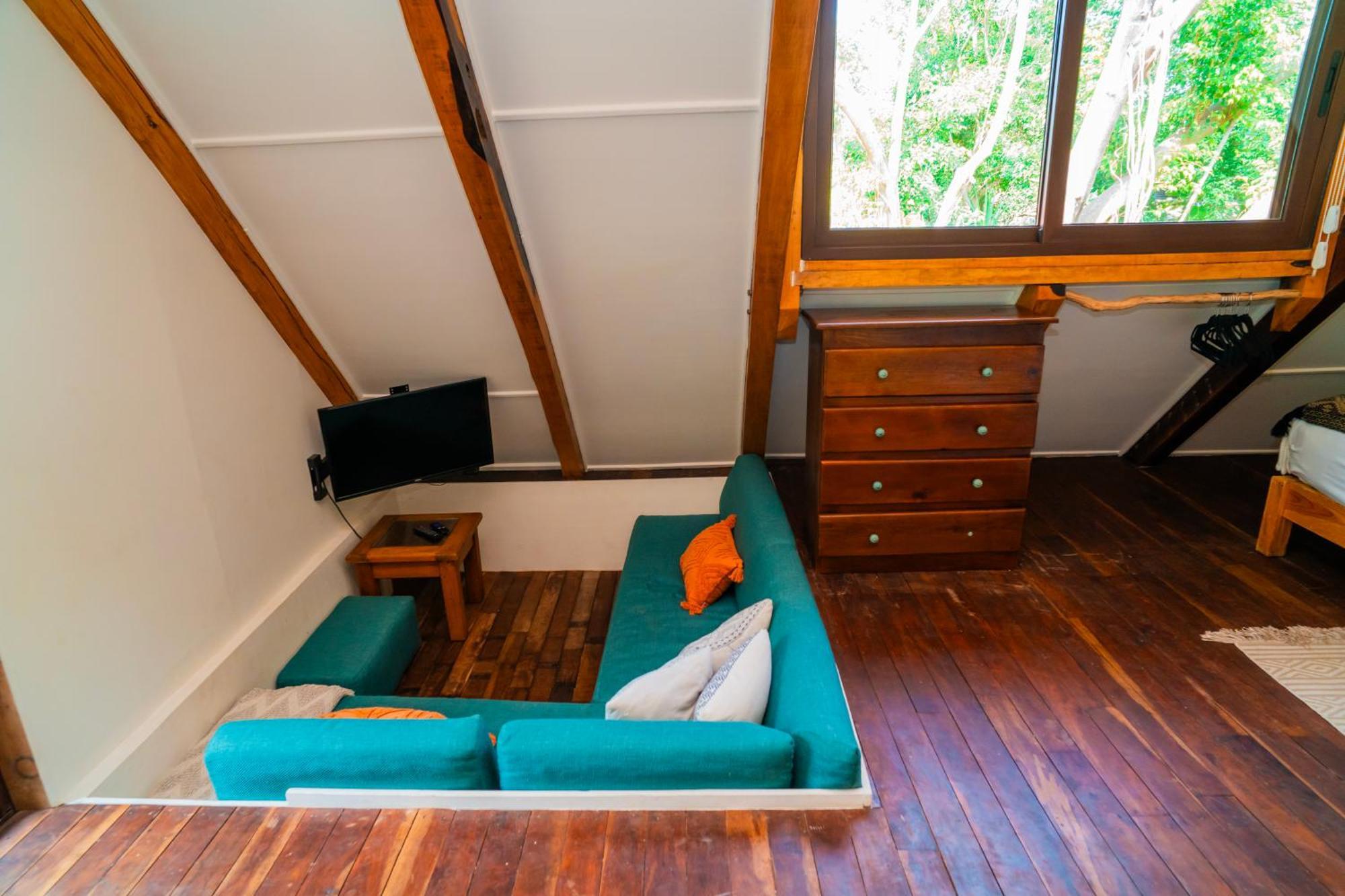Cabana Chechen, Wooden Chalet In Tropical Garden Isla Mujeres Bagian luar foto